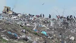 Landfill people Stock Footage