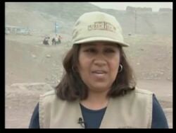 Local people clear trash from site of Inca ruins News Clip