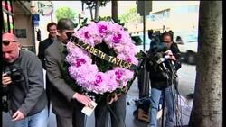 Fans mourn Elizabeth Taylor at her Hollywood Walk of Fame star News Clip