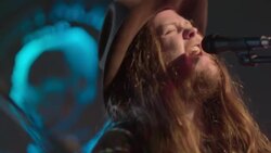 Bearded country musician sings passionately into microphone in Austin bar Stock Footage
