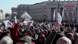 VOICED : El Papa pide comprension a los divorciado News Clip