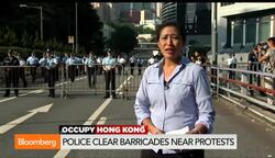 Hong Kong Police: Removing Barricades to Ease Traffic News Clip