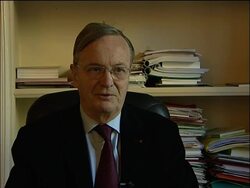 Judge issues arrest warrant for US cyclist Floyd Landis News Clip