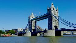 September 2015 London: Tower Bridge time-lapse - Red Dragon Stock Footage