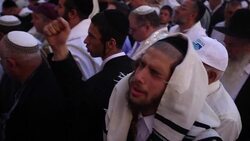 CLEAN : 50,000 attend Jewish prayers at Jerusalems Western Wall News Clip