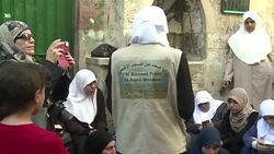 CLEAN : Tensions in Jerusalem as crowds of Jews visit al-Aqsa compound News Clip