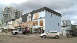 VOICED : In New York town a cry News Clip