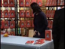 UK: LONDON: MONICA LEWINSKY PROMOTES NEW BOOK News Clip