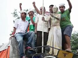 MS People protest against corruption in Anna Hazare's indefinite fast at Ramlila Ground AUDIO / Delhi, Delhi, India Stock Footage