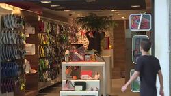 VOICED : Havaiana simbolo que cambio de manos por corrupcion en Brasil News Clip