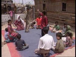 RR9437/C - INDIA CHILD LABOUR News Clip