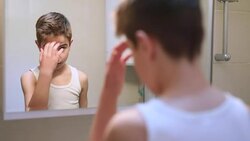 New hairstyle after showering Stock Footage