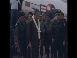 SYND 28 4 73 CAMBODIAN PRESIDENT LON NOL TOURS SIEN REAP MEETS TROOPS News Clip