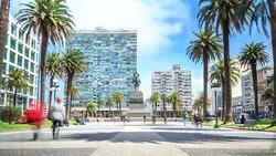 Time lapse in Plaza Independencia, Montevideo downtown, Uruguay Stock Footage