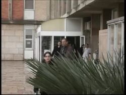 Morning pix outside hospital, reax News Clip