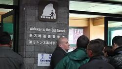 CLEAN : Tourists to North Korean border unfazed News Clip