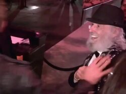 David Arquette meets Fantastic Fig while greeting Stock Footage