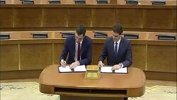 CLEAN : Spains Socialists reach political deal with centrists News Clip