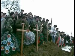 Bosnian war, mass grave uncovered Stock Footage