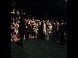 SYND 20-6-74 NIXON HOME AFTER MIDDLE EAST TRIP News Clip