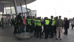 CLEAN : Sweden reinstates border controls with passport checks on train News Clip