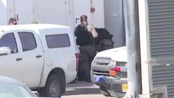 VOICED : Fuerzas israelies matan a joven judio armado con cuchillo News Clip