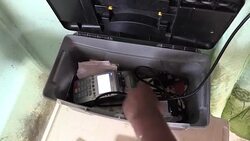 VOICED : No hay billetes pero sobra ingenio en playas de Venezuela News Clip