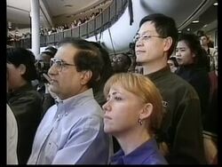 USA: CLINTON VISITS U-U-NET INTERNET FACILITY News Clip