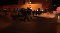 Demonstrators, Police Clash Outside Trump Rally Instructional Video