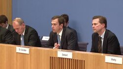 CLEAN : German lawmakers eye Snowden being News Clip