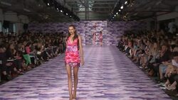 Harry Styles among Brit celebs at House Of Holland show Instructional Video