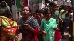 Clashes broke out on Thursday between Dhaka police and the employees of a garment factory after police stormed into the factory and fired rubber bullets and tear gas shells to disperse striking workers. (Aug. 7) News Clip