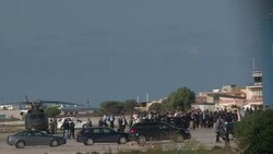 CLEAN : Barroso Letta heckled arriving on Italy sh News Clip