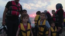 CLEAN : FILE: Record 137,000 refugees migrants crossed Med this year News Clip
