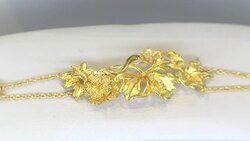 Nature inspired designs sparkle at jewellery fair
 News Clip