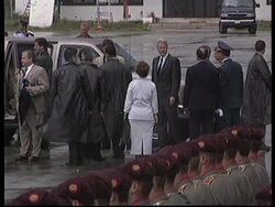 MACEDONIA: KOSOVO: CLINTON: ARRIVAL UPDATE News Clip