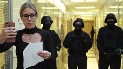 CLEAN : Russia raids offices of Kremlin critic Navalny News Clip