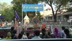 CLEAN : Doorless India village sure thieves wont be knocking News Clip