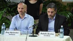 VOICED : Dialogo de paz para Colombia sortea crisis News Clip