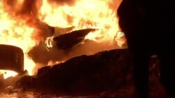 Clashes continued through the night in Kiev, as anti-government protesters kept barricades burning in the capital to fend off security forces. The opposition has set a 24-hour deadline for President Viktor Yanukovych to call early elections. (Jan. 22) News Clip