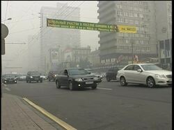 Moscow is shrouded by a dense smog as wildfires continue News Clip