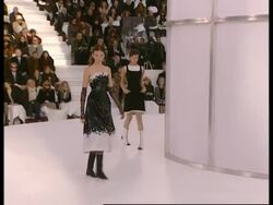 UPDATE long version. Victoria Beckham and Avril Lavigne attend News Clip