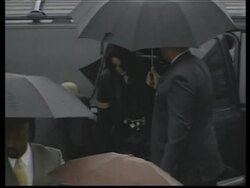 Former guard says he saw Jackson molest boy in 90s News Clip