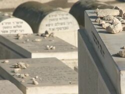 MS R/F Jewish tombs on Mount of Olives / Jerusalem, Mechoz Jeruschalajim, Israel Stock Footage