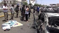 CLEAN : Anti Huthi militamen inspect airstrike damage in Aden News Clip