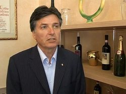 CLEAN: Italy's white wine a sparkling success story News Clip