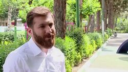 VOICED : Tan parecido que engana: el gemelo irani de Messi News Clip