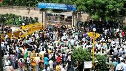 CLEAN: Thousands join anti-graft rally outisde Delhi? Prison News Clip