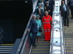 The Queen Leaving Reading Railway Station News Clip