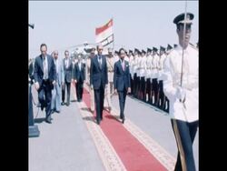 SYND 18 5 77 OMAN SULTAN QABOOS VISIT TO EGYPT News Clip